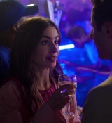 Emily_in_Paris_S01E01_Emily_in_Paris_720p_NF_WEB-DL_DDP5_1_x264-BTN_0263.jpg