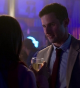 Emily_in_Paris_S01E01_Emily_in_Paris_720p_NF_WEB-DL_DDP5_1_x264-BTN_0269.jpg