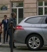 Emily_in_Paris_S01E01_Emily_in_Paris_720p_NF_WEB-DL_DDP5_1_x264-BTN_0501.jpg