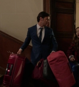 Emily_in_Paris_S01E01_Emily_in_Paris_720p_NF_WEB-DL_DDP5_1_x264-BTN_0540.jpg