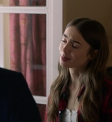 Emily_in_Paris_S01E01_Emily_in_Paris_720p_NF_WEB-DL_DDP5_1_x264-BTN_0677.jpg