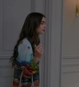 Emily_in_Paris_S01E01_Emily_in_Paris_720p_NF_WEB-DL_DDP5_1_x264-BTN_0815.jpg
