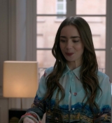 Emily_in_Paris_S01E01_Emily_in_Paris_720p_NF_WEB-DL_DDP5_1_x264-BTN_0842.jpg