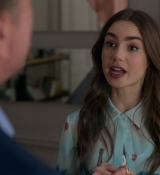 Emily_in_Paris_S01E01_Emily_in_Paris_720p_NF_WEB-DL_DDP5_1_x264-BTN_1002.jpg