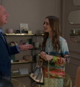 Emily_in_Paris_S01E01_Emily_in_Paris_720p_NF_WEB-DL_DDP5_1_x264-BTN_1015.jpg