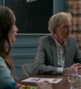 Emily_in_Paris_S01E01_Emily_in_Paris_720p_NF_WEB-DL_DDP5_1_x264-BTN_1185.jpg