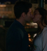 Emily_in_Paris_S01E01_Emily_in_Paris_720p_NF_WEB-DL_DDP5_1_x264-BTN_1414.jpg