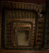 Emily_in_Paris_S01E01_Emily_in_Paris_720p_NF_WEB-DL_DDP5_1_x264-BTN_1465.jpg