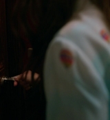 Emily_in_Paris_S01E01_Emily_in_Paris_720p_NF_WEB-DL_DDP5_1_x264-BTN_1479.jpg