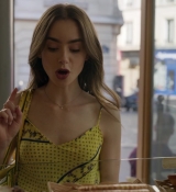 Emily_in_Paris_S01E01_Emily_in_Paris_720p_NF_WEB-DL_DDP5_1_x264-BTN_1592.jpg