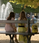 Emily_in_Paris_S01E01_Emily_in_Paris_720p_NF_WEB-DL_DDP5_1_x264-BTN_1981.jpg