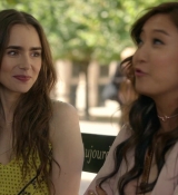 Emily_in_Paris_S01E01_Emily_in_Paris_720p_NF_WEB-DL_DDP5_1_x264-BTN_1987.jpg