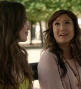 Emily_in_Paris_S01E01_Emily_in_Paris_720p_NF_WEB-DL_DDP5_1_x264-BTN_1994.jpg