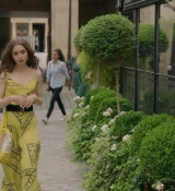 Emily_in_Paris_S01E01_Emily_in_Paris_720p_NF_WEB-DL_DDP5_1_x264-BTN_2103.jpg