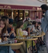 Emily_in_Paris_S01E01_Emily_in_Paris_720p_NF_WEB-DL_DDP5_1_x264-BTN_2251.jpg