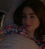 Emily_in_Paris_S01E01_Emily_in_Paris_720p_NF_WEB-DL_DDP5_1_x264-BTN_2621.jpg