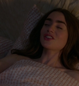 Emily_in_Paris_S01E01_Emily_in_Paris_720p_NF_WEB-DL_DDP5_1_x264-BTN_2723.jpg