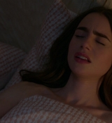 Emily_in_Paris_S01E01_Emily_in_Paris_720p_NF_WEB-DL_DDP5_1_x264-BTN_2736.jpg