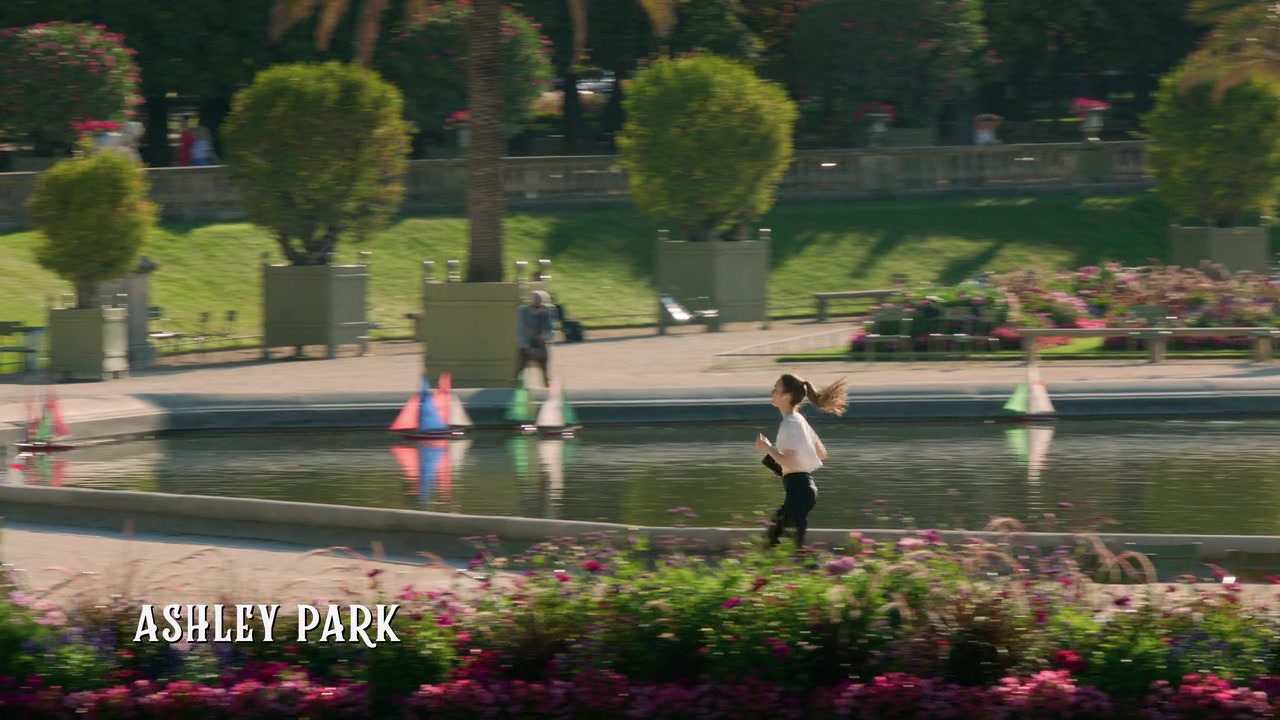Emily_in_Paris_S01E02_Masculin_Feminin_720p_NF_WEB-DL_DDP5_1_x264-BTN_0022.jpg