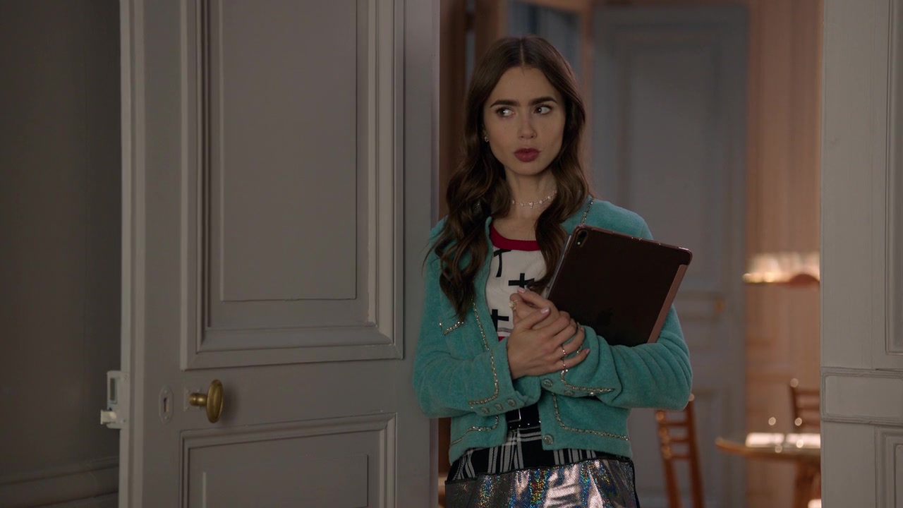 Emily_in_Paris_S01E02_Masculin_Feminin_720p_NF_WEB-DL_DDP5_1_x264-BTN_0120.jpg