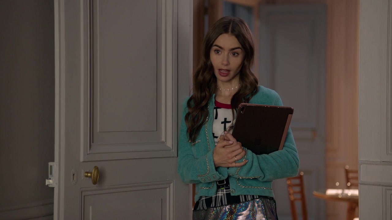Emily_in_Paris_S01E02_Masculin_Feminin_720p_NF_WEB-DL_DDP5_1_x264-BTN_0127.jpg Emily_in_Paris_S01E02_Masculin_Feminin_720p_NF_WEB-DL_DDP5_1_x264-BTN_0127.jpg