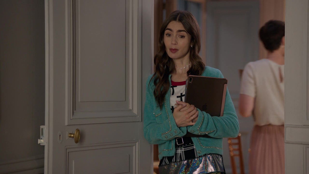 Emily_in_Paris_S01E02_Masculin_Feminin_720p_NF_WEB-DL_DDP5_1_x264-BTN_0132.jpg