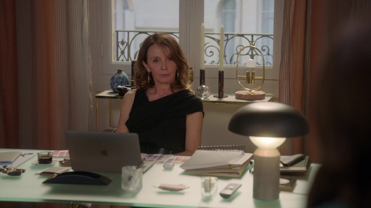 Emily_in_Paris_S01E02_Masculin_Feminin_720p_NF_WEB-DL_DDP5_1_x264-BTN_0135.jpg Emily_in_Paris_S01E02_Masculin_Feminin_720p_NF_WEB-DL_DDP5_1_x264-BTN_0135.jpg