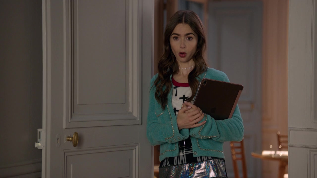 Emily_in_Paris_S01E02_Masculin_Feminin_720p_NF_WEB-DL_DDP5_1_x264-BTN_0142.jpg