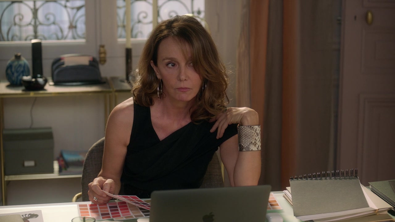 Emily_in_Paris_S01E02_Masculin_Feminin_720p_NF_WEB-DL_DDP5_1_x264-BTN_0213.jpg