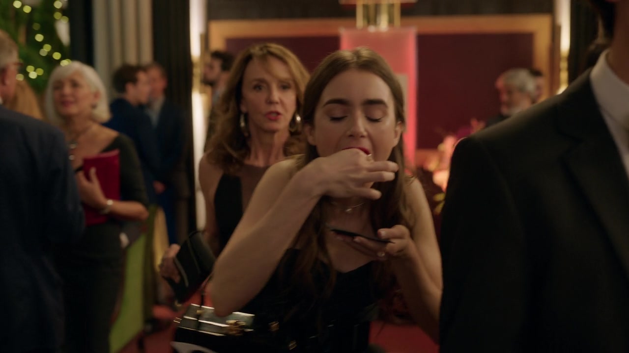Emily_in_Paris_S01E02_Masculin_Feminin_720p_NF_WEB-DL_DDP5_1_x264-BTN_0228.jpg