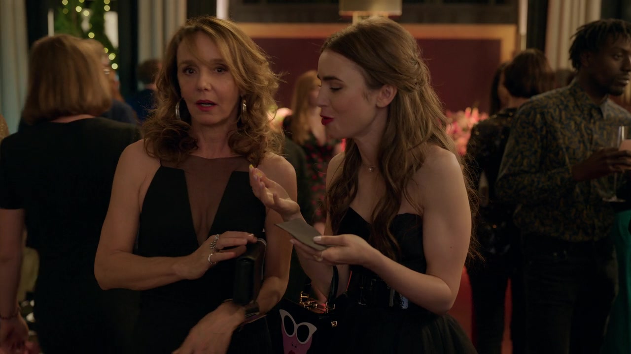 Emily_in_Paris_S01E02_Masculin_Feminin_720p_NF_WEB-DL_DDP5_1_x264-BTN_0231.jpg