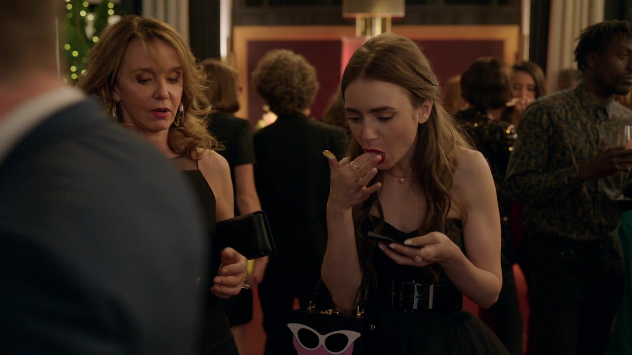 Emily_in_Paris_S01E02_Masculin_Feminin_720p_NF_WEB-DL_DDP5_1_x264-BTN_0232.jpg