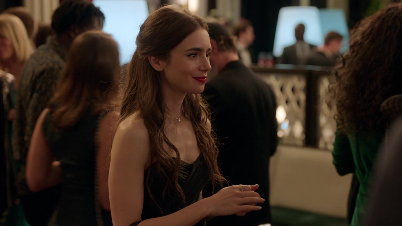 Emily_in_Paris_S01E02_Masculin_Feminin_720p_NF_WEB-DL_DDP5_1_x264-BTN_0241.jpg