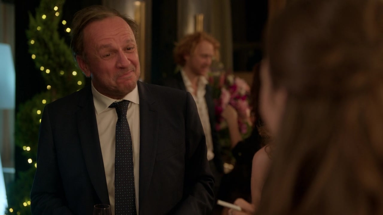 Emily_in_Paris_S01E02_Masculin_Feminin_720p_NF_WEB-DL_DDP5_1_x264-BTN_0242.jpg