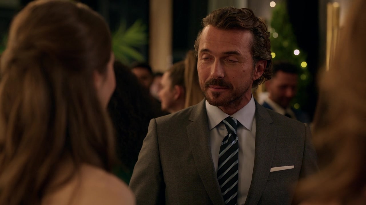 Emily_in_Paris_S01E02_Masculin_Feminin_720p_NF_WEB-DL_DDP5_1_x264-BTN_0260.jpg