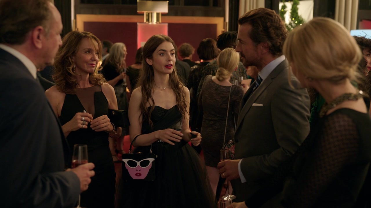 Emily_in_Paris_S01E02_Masculin_Feminin_720p_NF_WEB-DL_DDP5_1_x264-BTN_0265.jpg