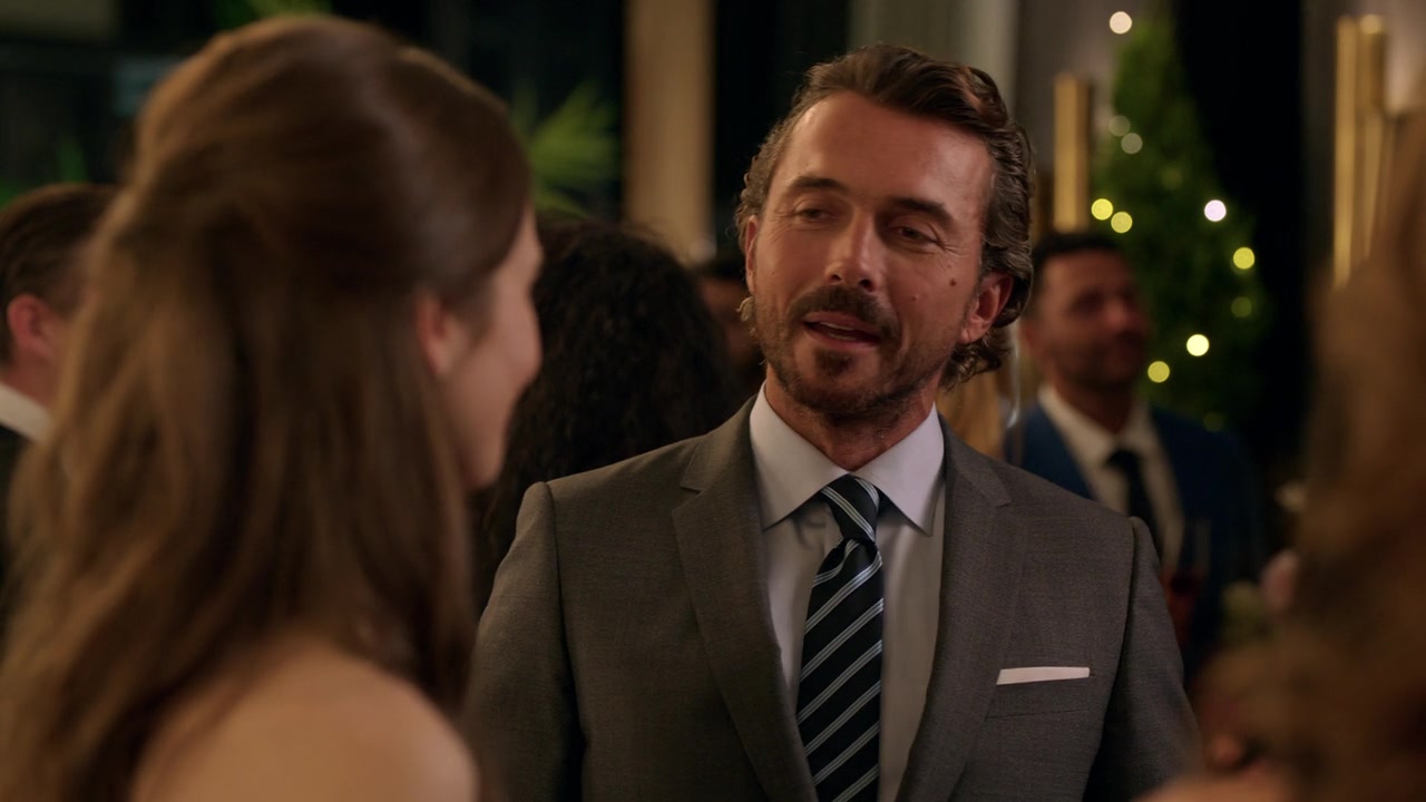 Emily_in_Paris_S01E02_Masculin_Feminin_720p_NF_WEB-DL_DDP5_1_x264-BTN_0267.jpg