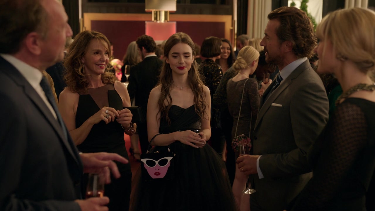 Emily_in_Paris_S01E02_Masculin_Feminin_720p_NF_WEB-DL_DDP5_1_x264-BTN_0302.jpg