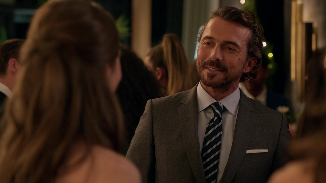 Emily_in_Paris_S01E02_Masculin_Feminin_720p_NF_WEB-DL_DDP5_1_x264-BTN_0304.jpg