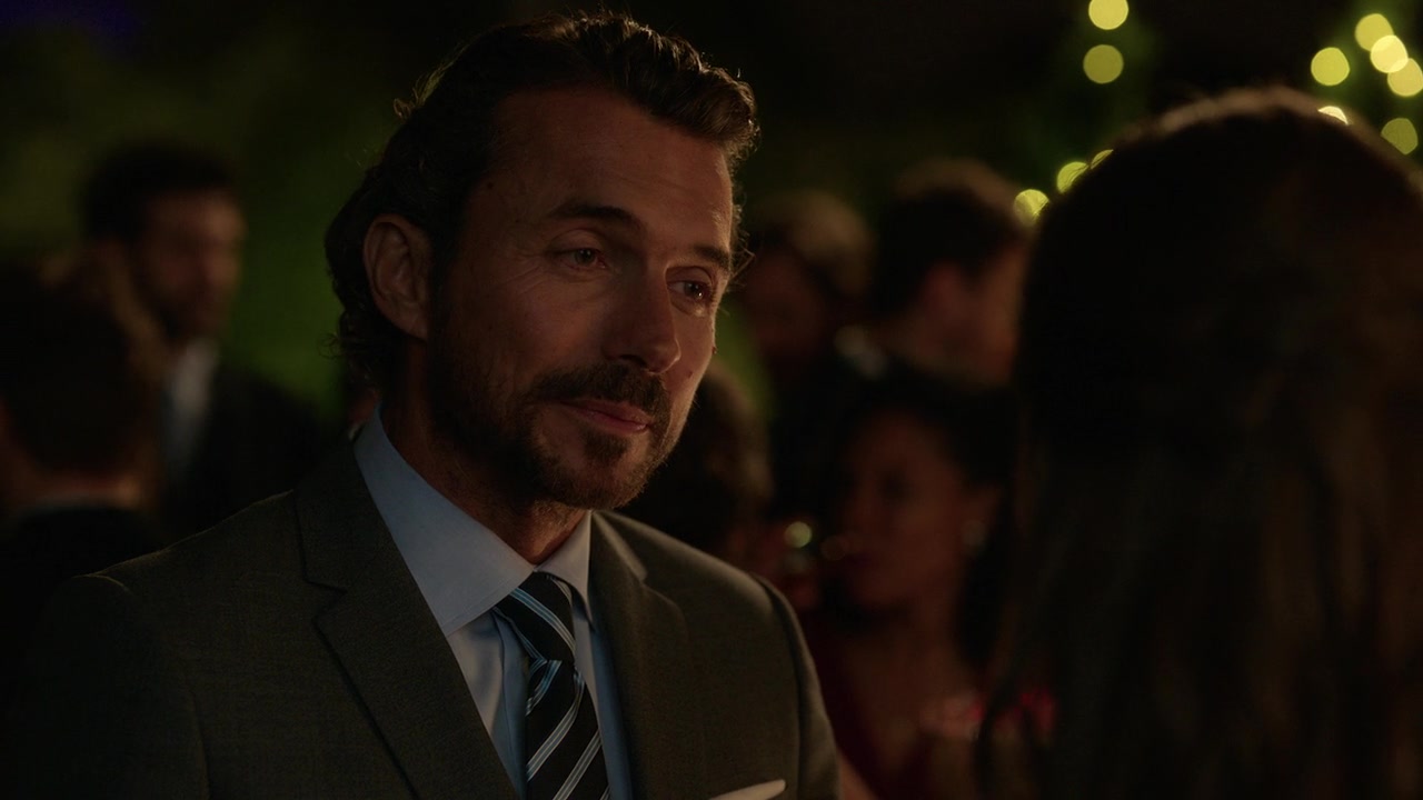 Emily_in_Paris_S01E02_Masculin_Feminin_720p_NF_WEB-DL_DDP5_1_x264-BTN_0356.jpg