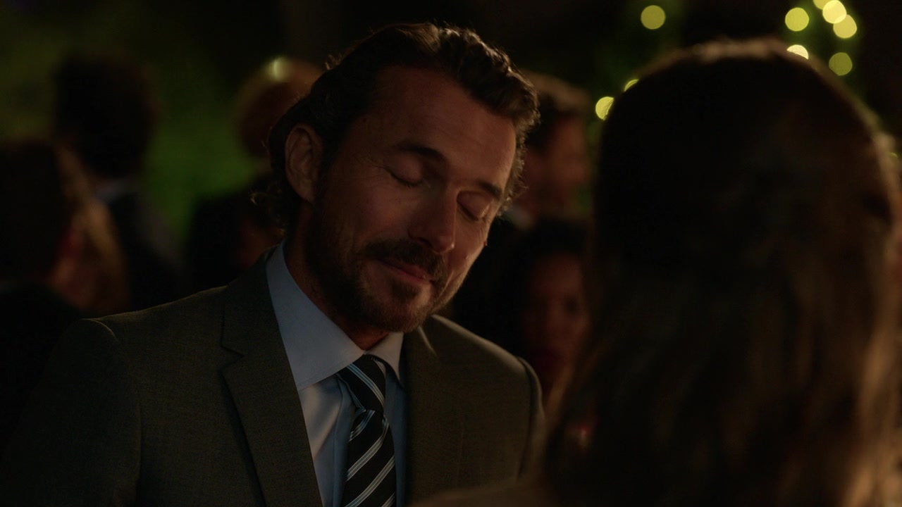 Emily_in_Paris_S01E02_Masculin_Feminin_720p_NF_WEB-DL_DDP5_1_x264-BTN_0373.jpg
