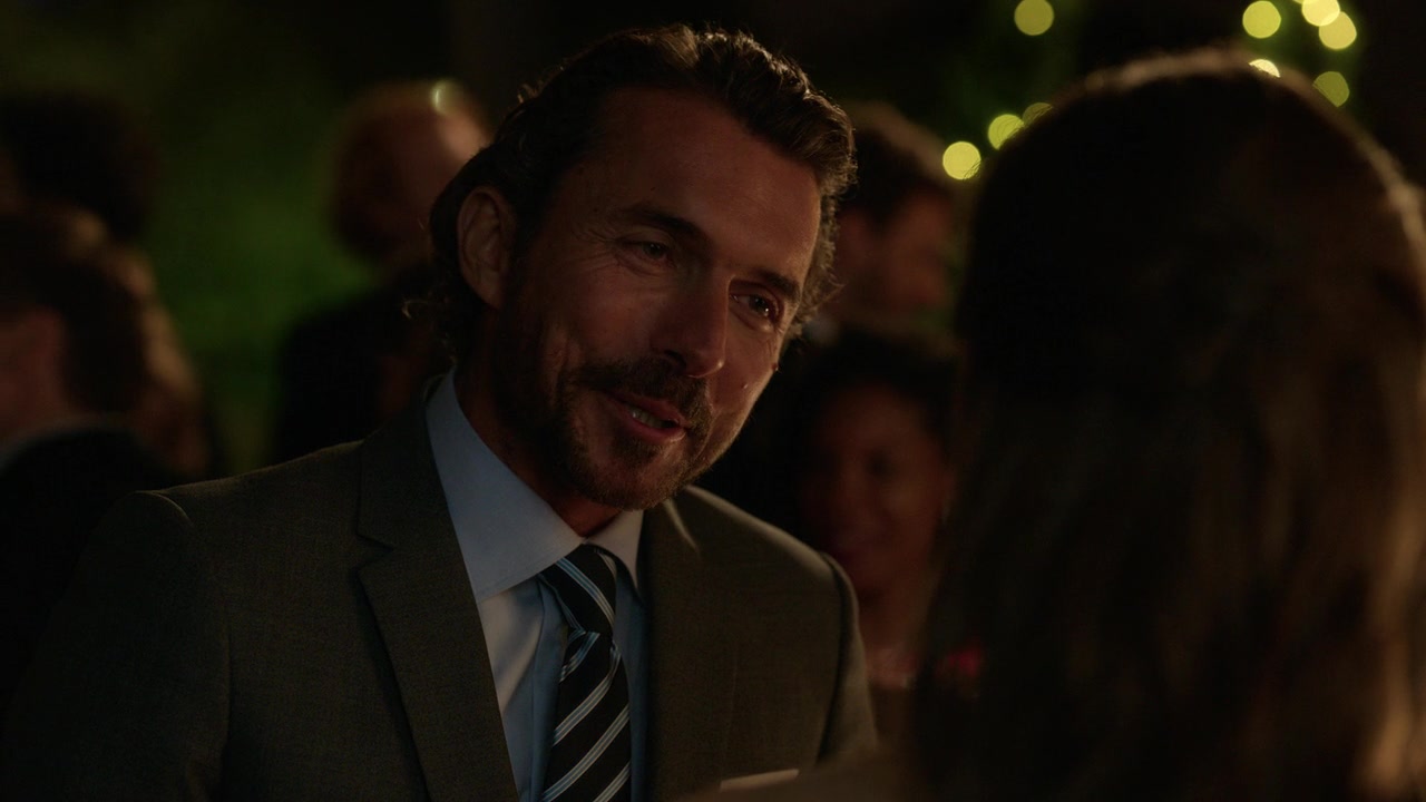 Emily_in_Paris_S01E02_Masculin_Feminin_720p_NF_WEB-DL_DDP5_1_x264-BTN_0375.jpg
