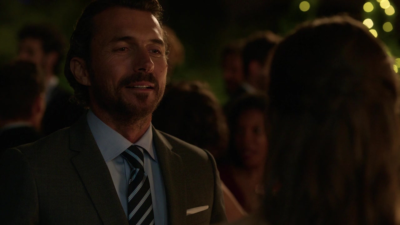 Emily_in_Paris_S01E02_Masculin_Feminin_720p_NF_WEB-DL_DDP5_1_x264-BTN_0387.jpg