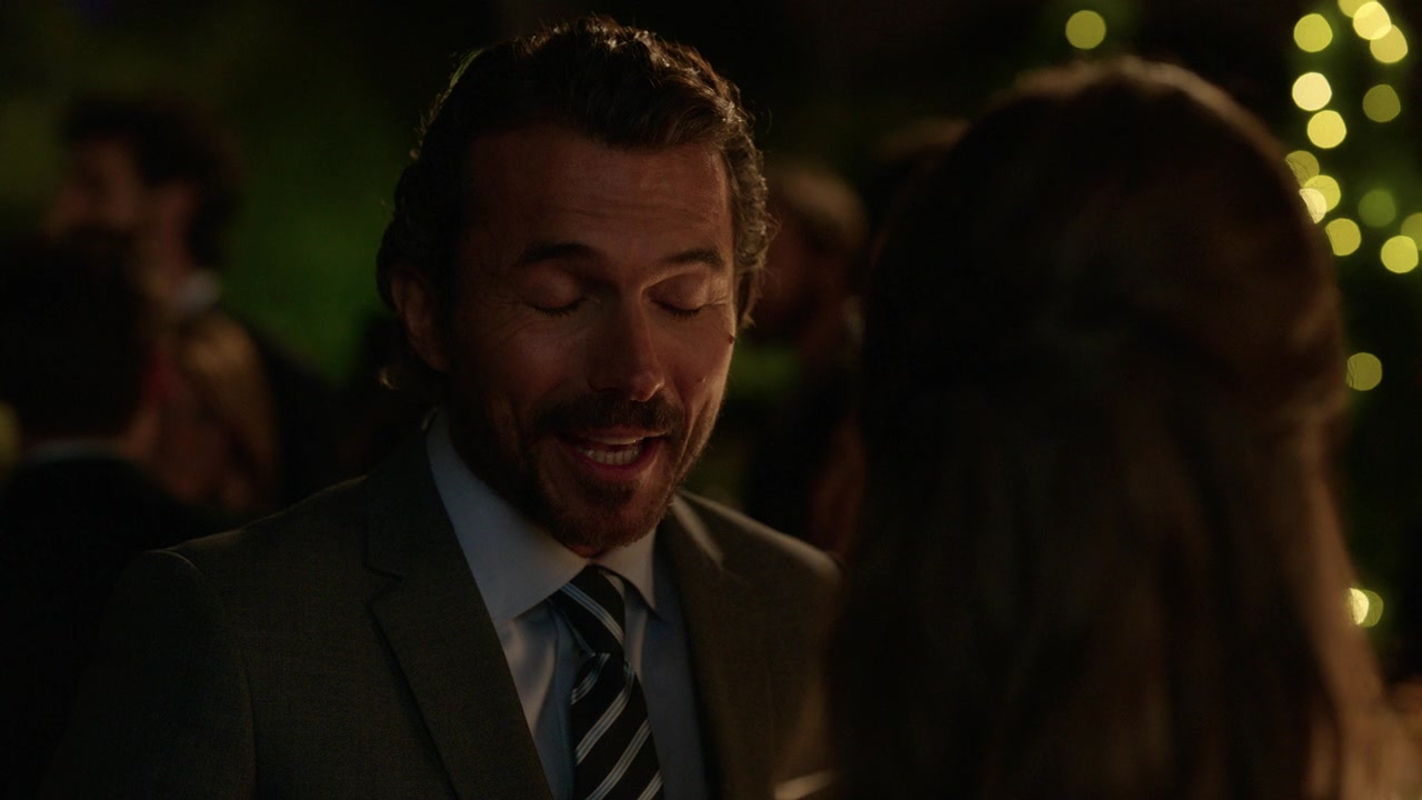 Emily_in_Paris_S01E02_Masculin_Feminin_720p_NF_WEB-DL_DDP5_1_x264-BTN_0397.jpg