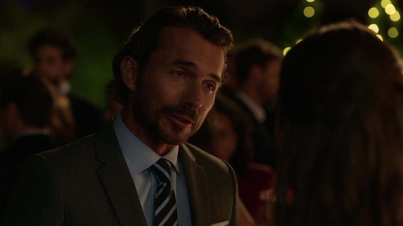Emily_in_Paris_S01E02_Masculin_Feminin_720p_NF_WEB-DL_DDP5_1_x264-BTN_0406.jpg