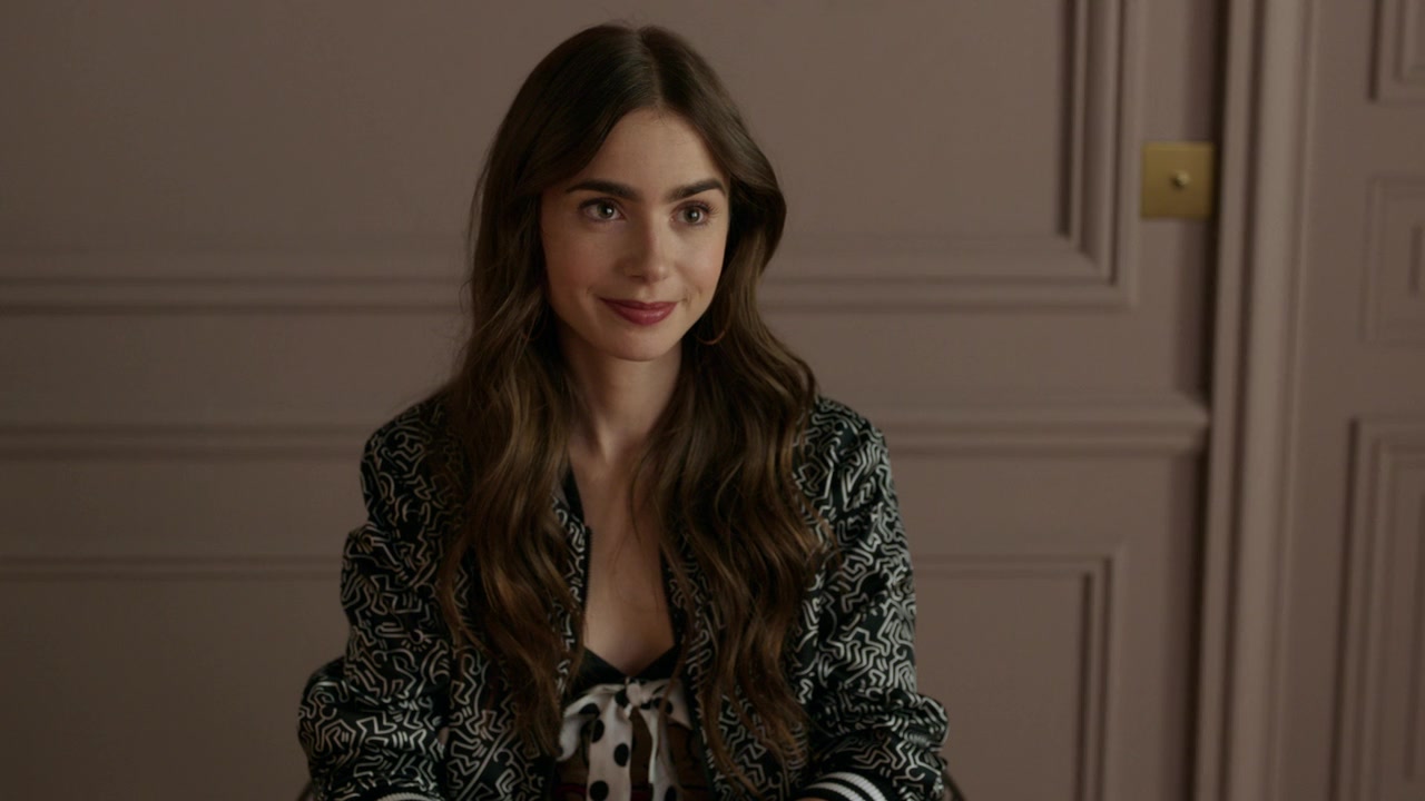 Emily_in_Paris_S01E02_Masculin_Feminin_720p_NF_WEB-DL_DDP5_1_x264-BTN_0522.jpg