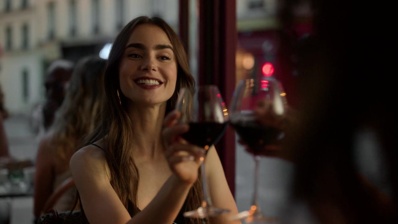 Emily_in_Paris_S01E02_Masculin_Feminin_720p_NF_WEB-DL_DDP5_1_x264-BTN_0603.jpg