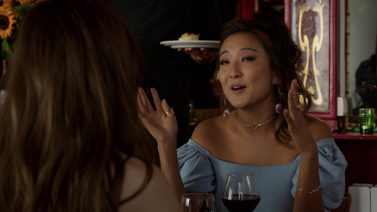 Emily_in_Paris_S01E02_Masculin_Feminin_720p_NF_WEB-DL_DDP5_1_x264-BTN_0629.jpg