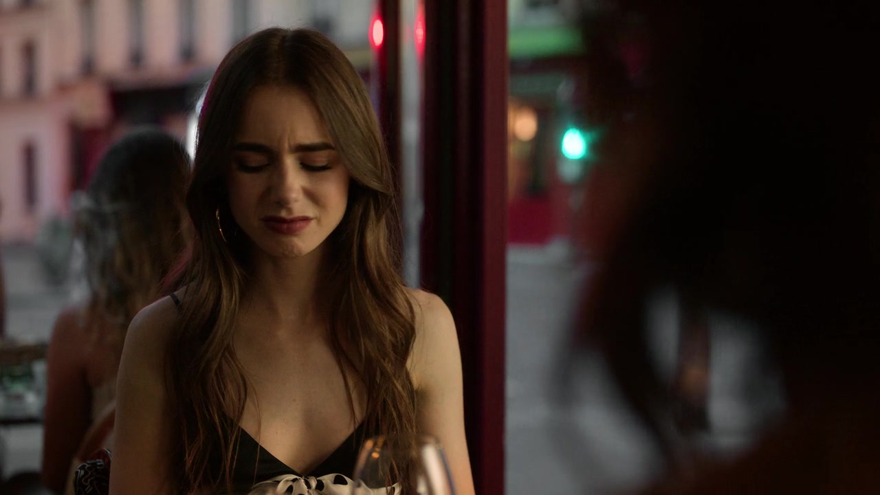 Emily_in_Paris_S01E02_Masculin_Feminin_720p_NF_WEB-DL_DDP5_1_x264-BTN_0638.jpg