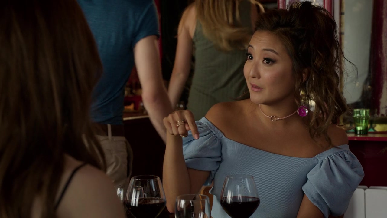 Emily_in_Paris_S01E02_Masculin_Feminin_720p_NF_WEB-DL_DDP5_1_x264-BTN_0647.jpg